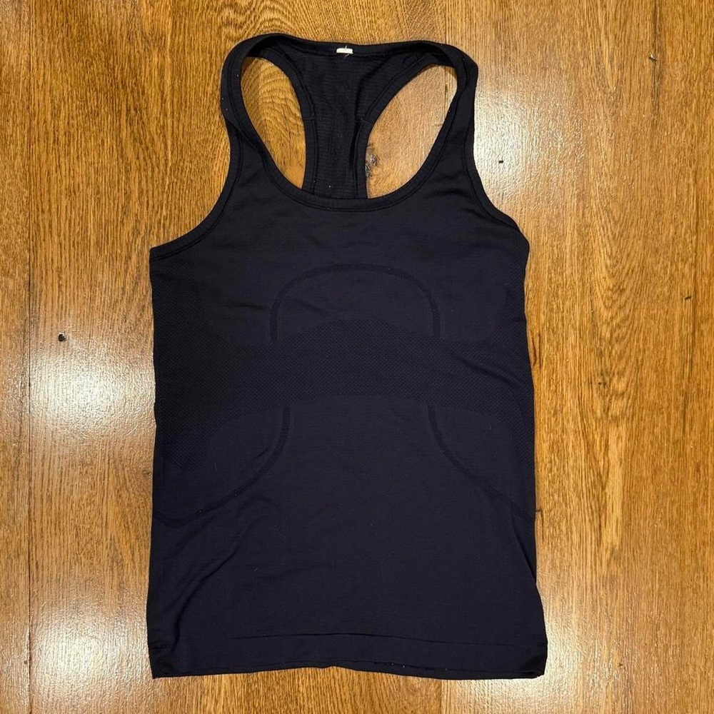 Lululemon Navy Swiftly Tank (Size 6)